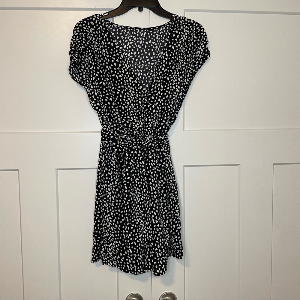 V-neck romper, size L